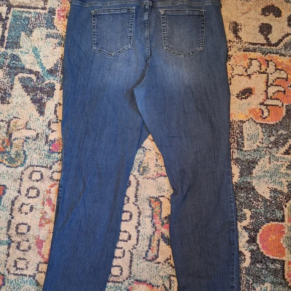 torrid Women's Skinny Jeans - Medium Blue Wash sz 22W - Picture 2 of 4